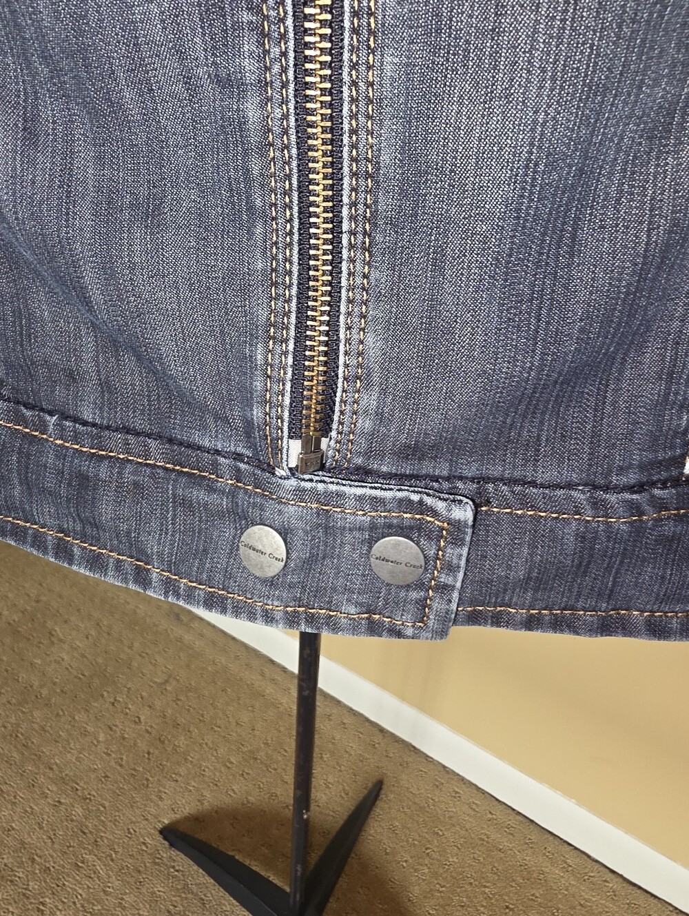 HAND CRAFTED Jean Jacket UPCYCLED Blue Jean Jacket Black Graphic Tee Size 18 - Picture 11 of 13